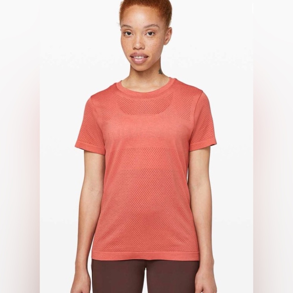 LULULEMON Women’s Breeze By Short Sleeve Special Edition Logo Tee - 6